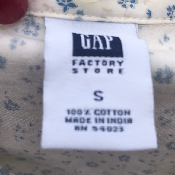 GAP Fitted Pearl Snap Shirt. - Picture 7 of 7